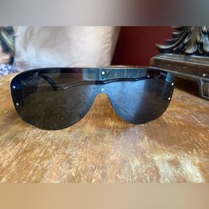 Brand- Versace Sunglasses (Mudusa Biggie Shield) Size- 1.7" Temple 5.5" Black